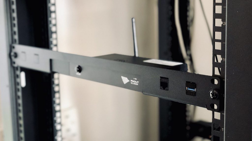 Pixout ArtNet DMX Recorder, I100 in 19″ 1U rack