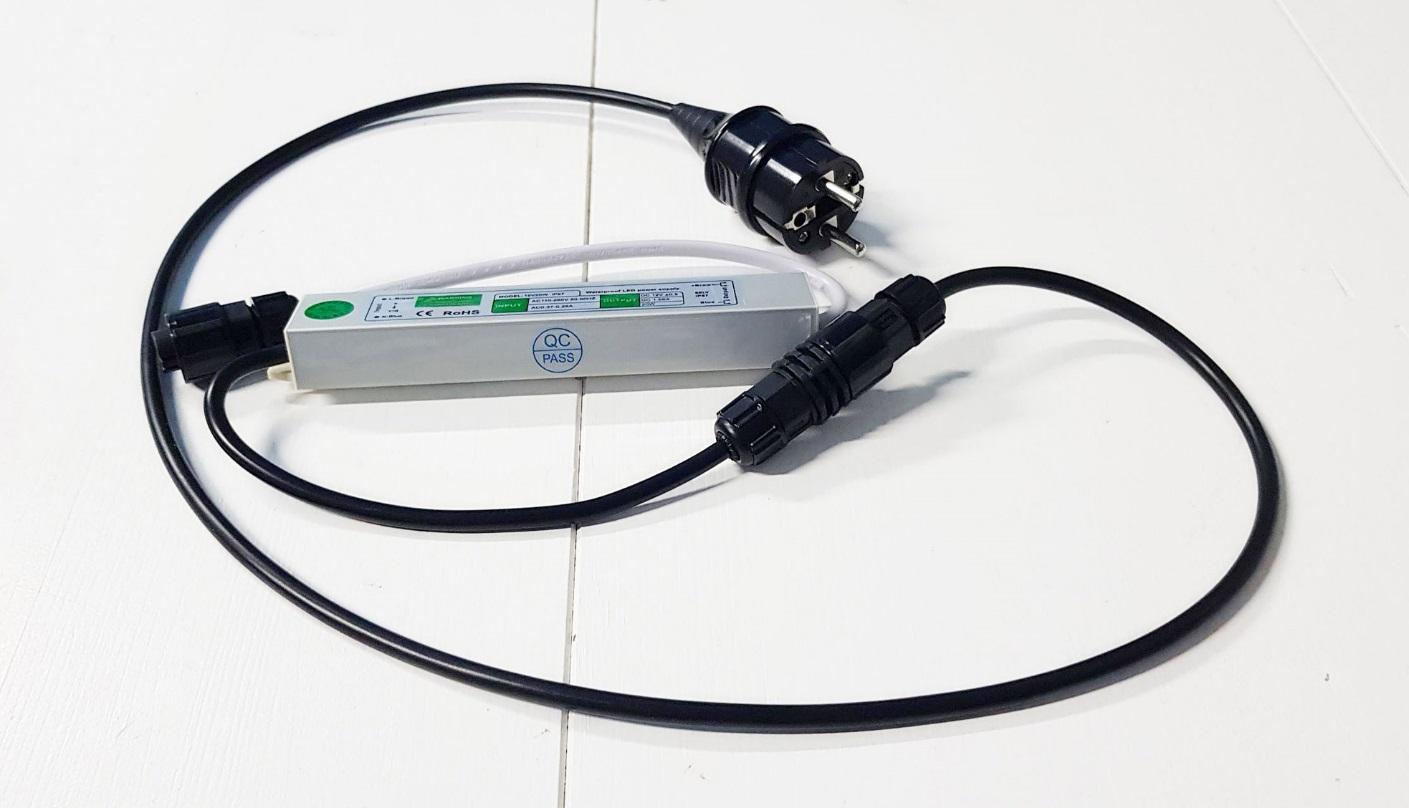 3-pin connector plugged